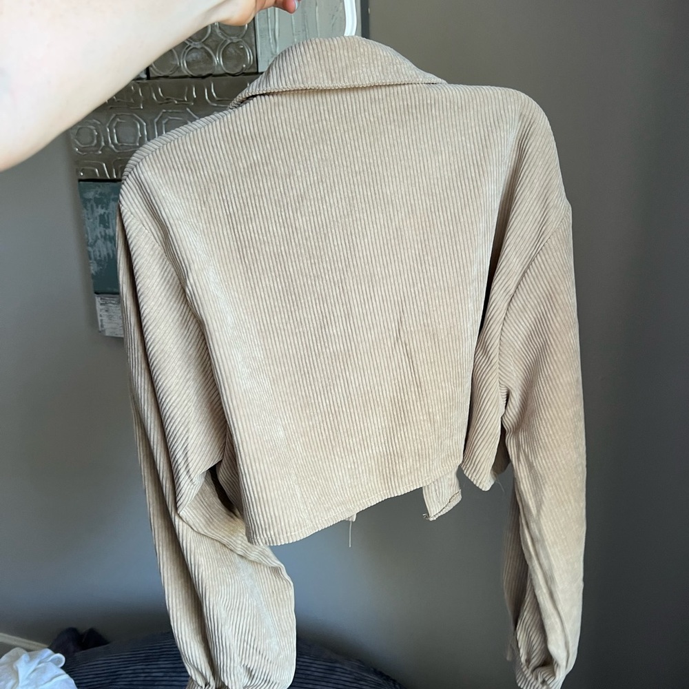 cropped jacket - Picture 3 of 3